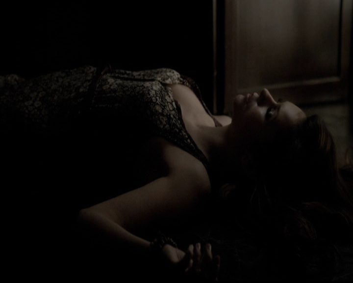 VampireDiariesWorld-dot-org_5x11-500YearsOfSolitude2247.jpg