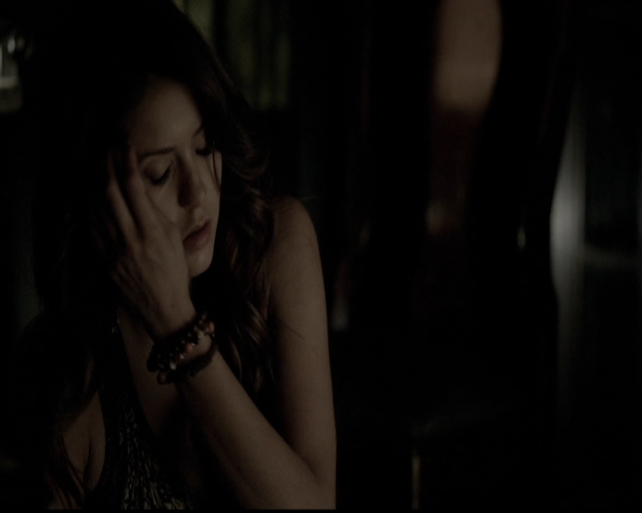 VampireDiariesWorld-dot-org_5x11-500YearsOfSolitude2268.jpg