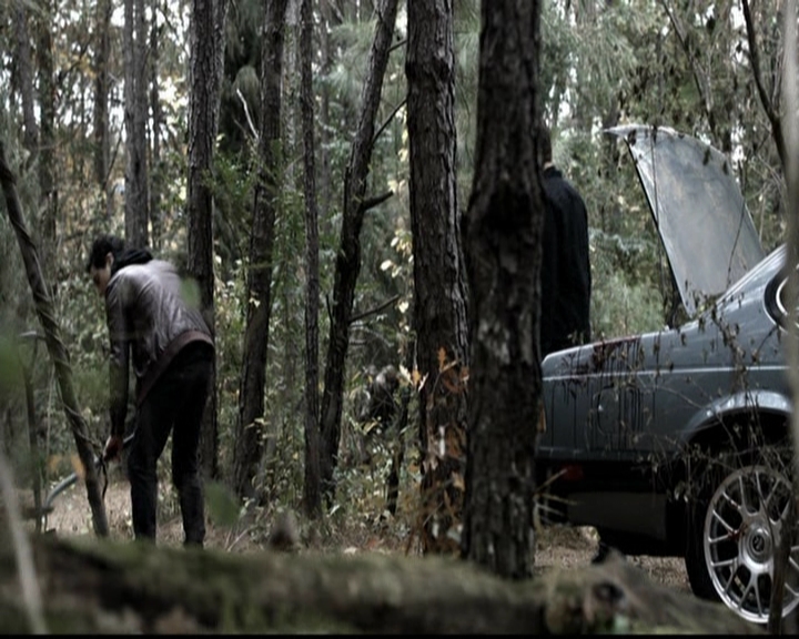 VampireDiariesWorld-dot-org_5x13TotalEclipseOfTheHeart0535.jpg