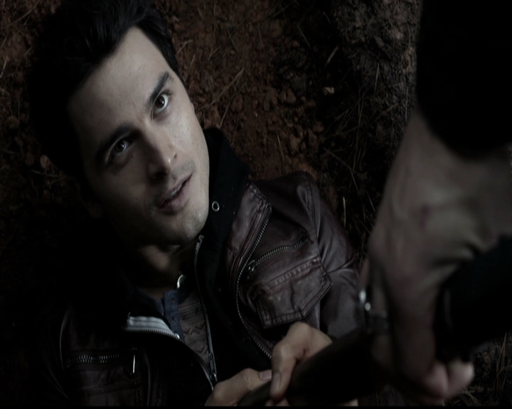 VampireDiariesWorld-dot-org_5x13TotalEclipseOfTheHeart0591.jpg