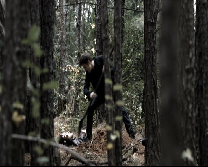 VampireDiariesWorld-dot-org_5x13TotalEclipseOfTheHeart0600.jpg
