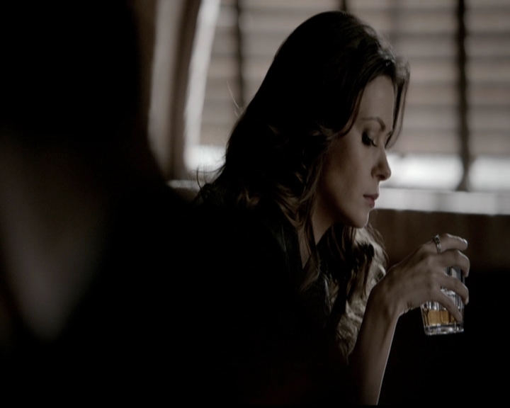 VampireDiariesWorld-dot-org_5x13TotalEclipseOfTheHeart0735.jpg