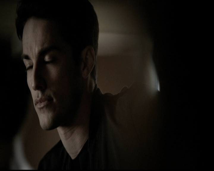 VampireDiariesWorld-dot-org_5x13TotalEclipseOfTheHeart0754.jpg