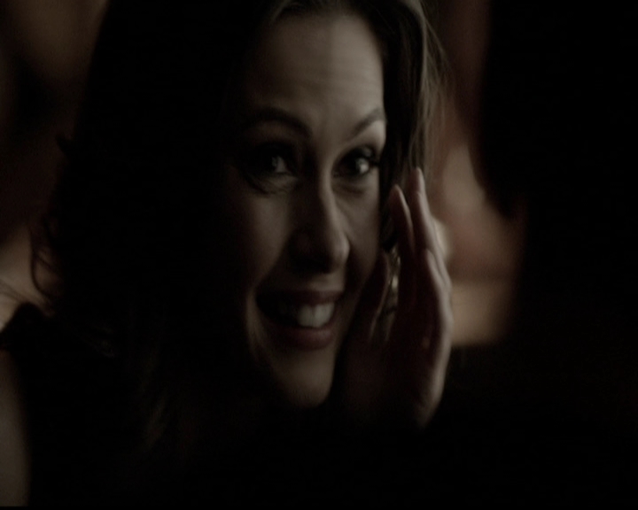 VampireDiariesWorld-dot-org_5x13TotalEclipseOfTheHeart0805.jpg