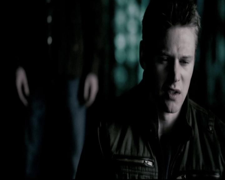 VampireDiariesWorld-dot-org_5x18ResidentEvil1980.jpg