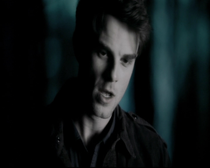 VampireDiariesWorld-dot-org_5x18ResidentEvil1992.jpg
