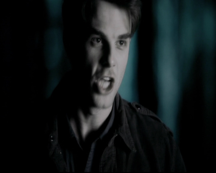VampireDiariesWorld-dot-org_5x18ResidentEvil1994.jpg