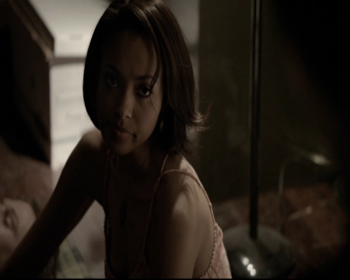 VampireDiariesWorld-dot-org_5x18ResidentEvil2043.jpg