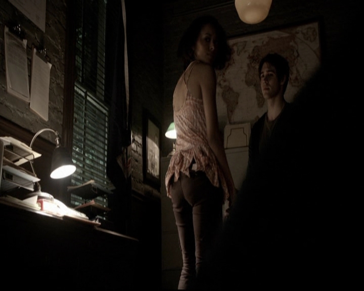 VampireDiariesWorld-dot-org_5x18ResidentEvil2070.jpg