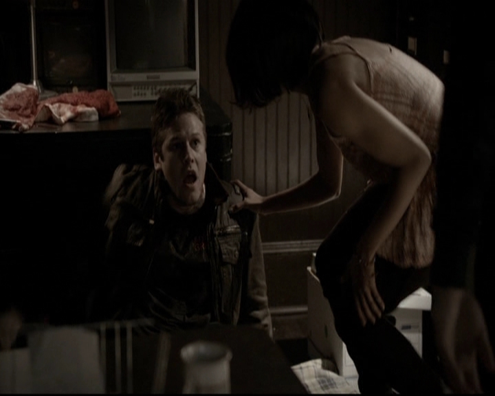 VampireDiariesWorld-dot-org_5x18ResidentEvil2073.jpg