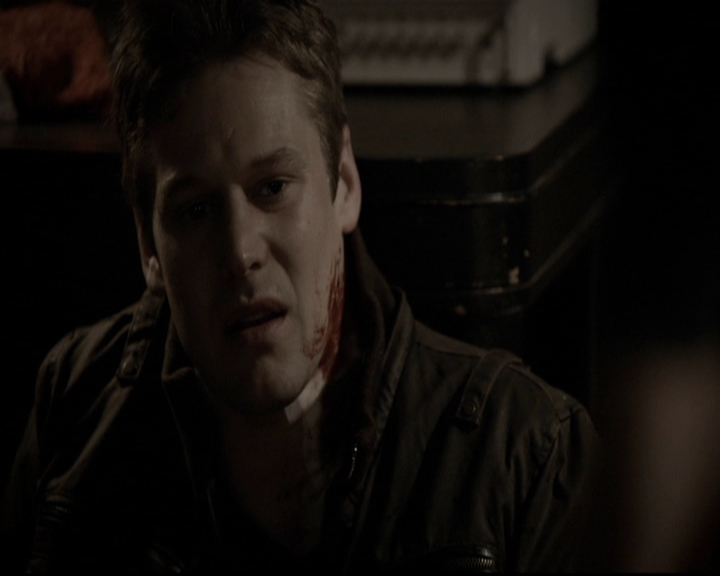 VampireDiariesWorld-dot-org_5x18ResidentEvil2090.jpg