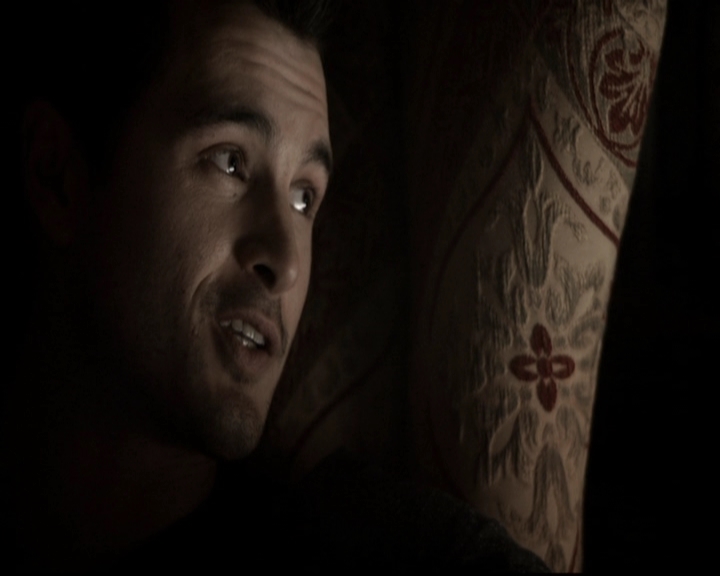 VampireDiariesWorld-dot-org_5x19ManOnFire0039.jpg