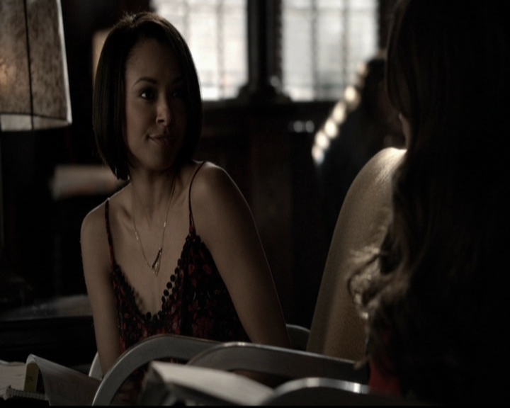 VampireDiariesWorld-dot-org_5x19ManOnFire0143.jpg