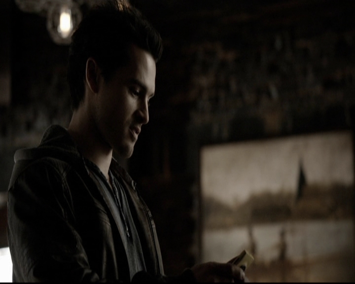 VampireDiariesWorld-dot-org_5x19ManOnFire0726.jpg