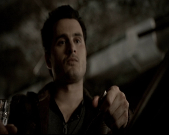 VampireDiariesWorld-dot-org_5x19ManOnFire1047.jpg