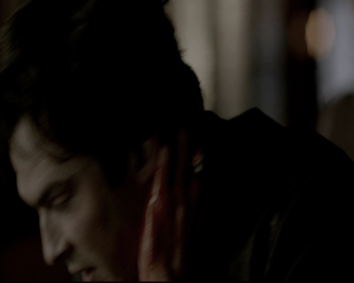 VampireDiariesWorld-dot-org_5x19ManOnFire1504.jpg
