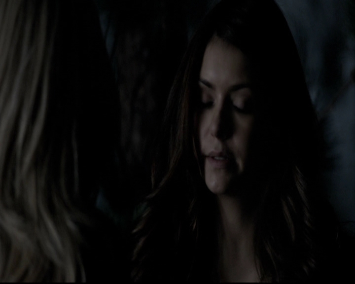 VampireDiariesWorld-dot-org_5x20WhatLiesBeneath1507.jpg
