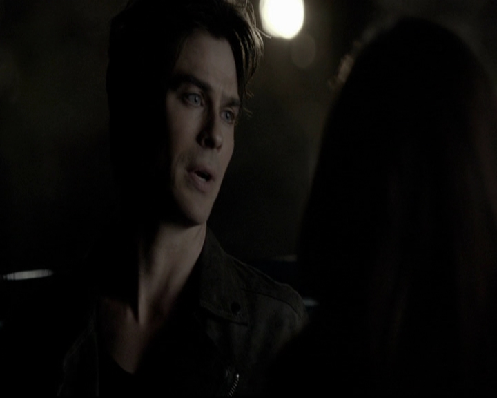 VampireDiariesWorld-dot-org_5x20WhatLiesBeneath2205.jpg