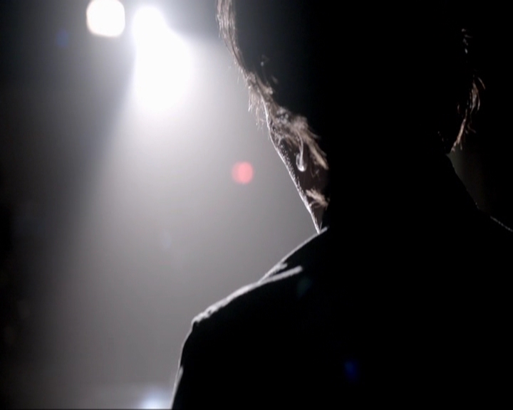 VampireDiariesWorld-dot-nl_7x08HoldMeThrillMeKissMeKillMe0005.jpg