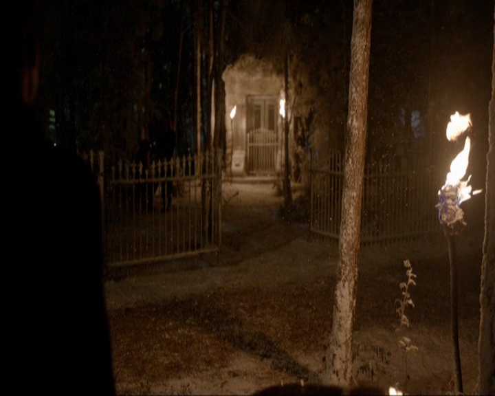 VampireDiariesWorld-dot-nl_7x09ColdAsIs0071.jpg