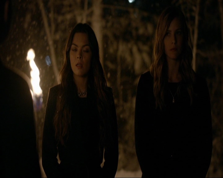 VampireDiariesWorld-dot-nl_7x09ColdAsIs0114.jpg