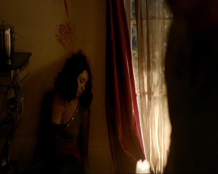 VampireDiariesWorld-dot-nl_7x10HellIsOtherPeople2226.jpg