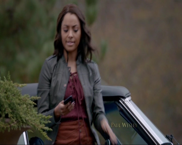 VampireDiariesWorld-dot-nl_7x14MoonlightOnTheBayou0138.jpg VampireDiariesWorld-dot-nl_7x14MoonlightOnTheBayou0138.jpg
