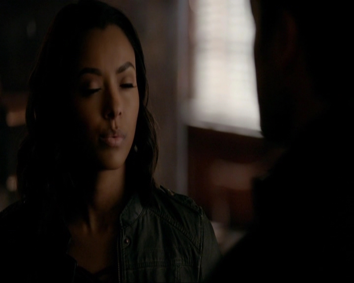 VampireDiariesWorld-dot-nl_7x14MoonlightOnTheBayou0201.jpg VampireDiariesWorld-dot-nl_7x14MoonlightOnTheBayou0201.jpg