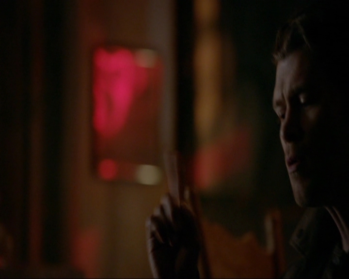 VampireDiariesWorld-dot-nl_7x14MoonlightOnTheBayou1302.jpg VampireDiariesWorld-dot-nl_7x14MoonlightOnTheBayou1302.jpg