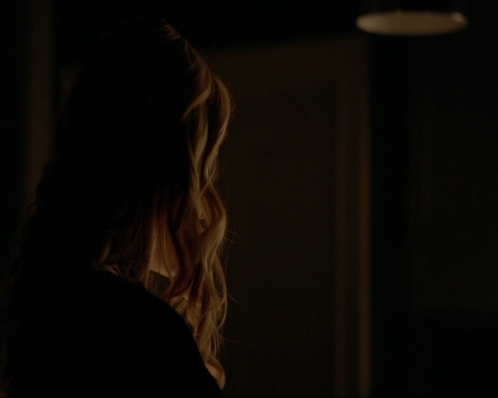 VampireDiariesWorld-dot-nl_7x14MoonlightOnTheBayou2030.jpg VampireDiariesWorld-dot-nl_7x14MoonlightOnTheBayou2030.jpg