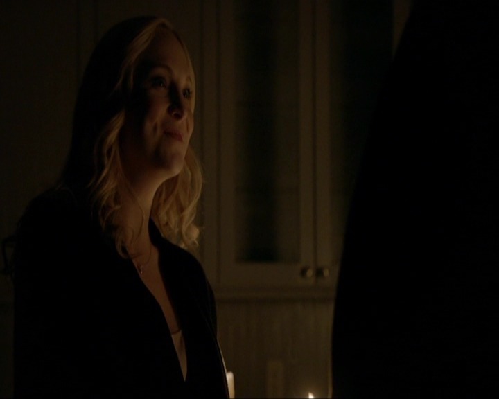 VampireDiariesWorld-dot-nl_7x14MoonlightOnTheBayou2032.jpg VampireDiariesWorld-dot-nl_7x14MoonlightOnTheBayou2032.jpg