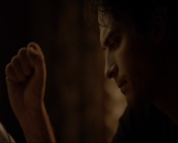 VampireDiariesWorld-dot-nl_7x14MoonlightOnTheBayou2106.jpg VampireDiariesWorld-dot-nl_7x14MoonlightOnTheBayou2106.jpg