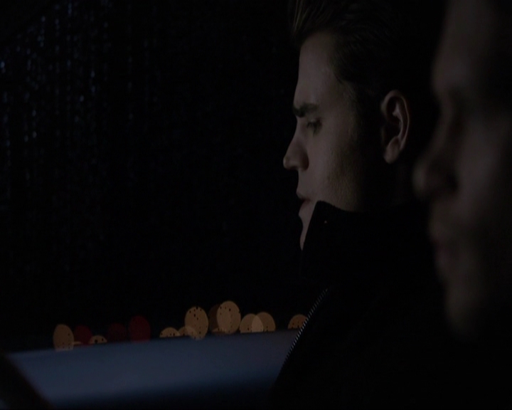 VampireDiariesWorld-dot-nl_7x14MoonlightOnTheBayou2156.jpg VampireDiariesWorld-dot-nl_7x14MoonlightOnTheBayou2156.jpg