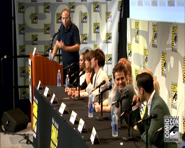 VampireDiariesWorld-dot-nl_S7-dvdextra-2015ComicConPanel0545.jpg VampireDiariesWorld-dot-nl_S7-dvdextra-2015ComicConPanel0545.jpg