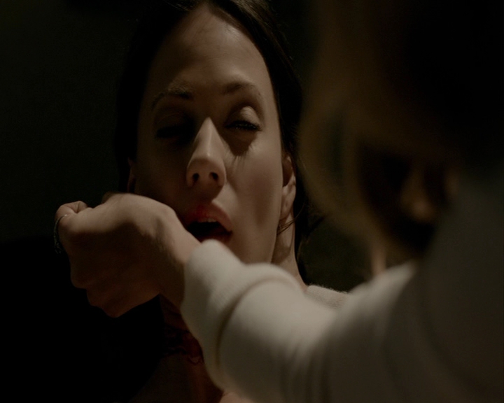VampireDiaries-dot-nl_VampireDiaries-8x01HelloBrother1225.jpg
