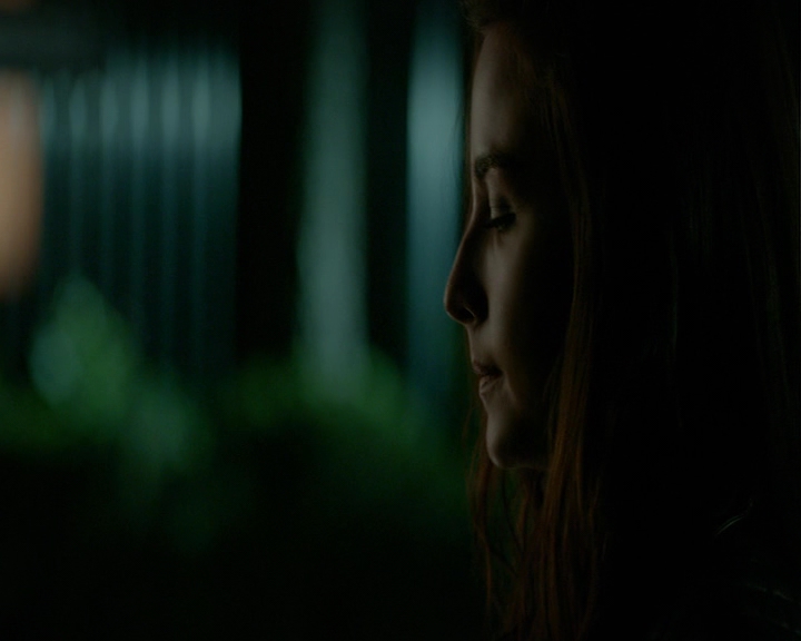 VampireDiaries-dot-nl_VampireDiaries-8x04AnEternityOfMisery2288.jpg