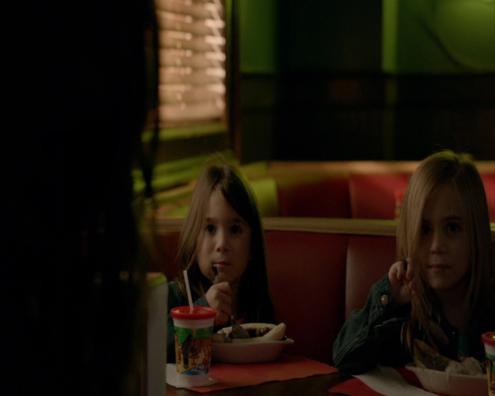 VampireDiaries-dot-nl_VampireDiaries-8x06DetouredOnSomeRandomBackwoodsPathToHell0118.jpg VampireDiaries-dot-nl_VampireDiaries-8x06DetouredOnSomeRandomBackwoodsPathToHell0118.jpg