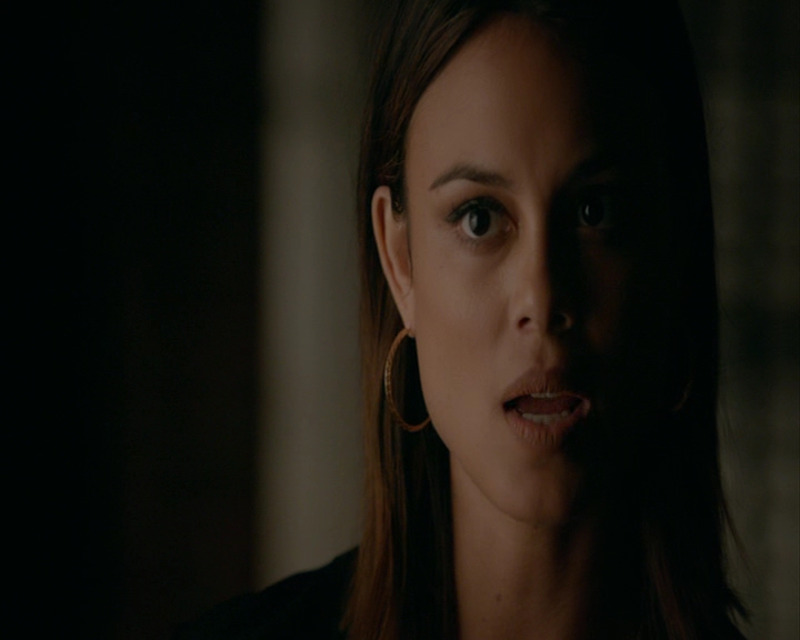 VampireDiaries-dot-nl_VampireDiaries-8x06DetouredOnSomeRandomBackwoodsPathToHell2164.jpg VampireDiaries-dot-nl_VampireDiaries-8x06DetouredOnSomeRandomBackwoodsPathToHell2164.jpg