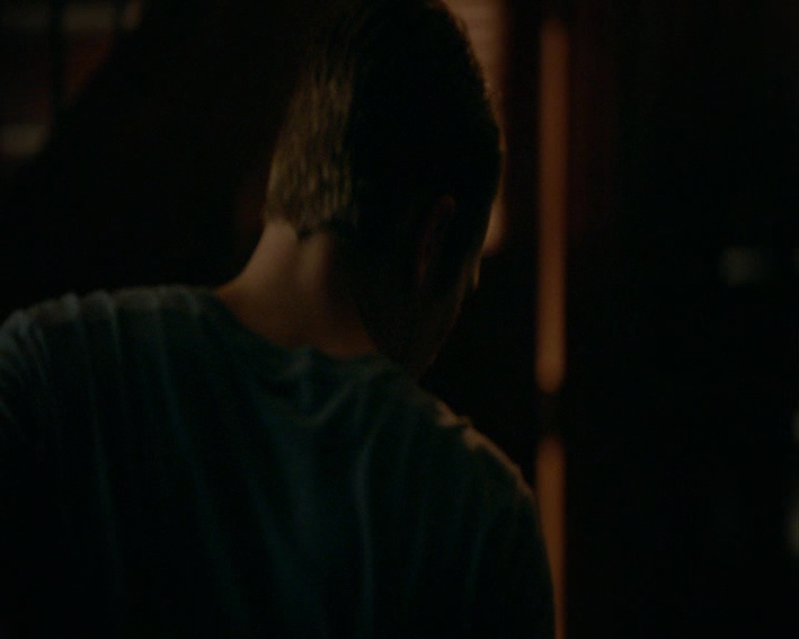 VampireDiaries-dot-nl_VampireDiaries-8x06DetouredOnSomeRandomBackwoodsPathToHell2183.jpg VampireDiaries-dot-nl_VampireDiaries-8x06DetouredOnSomeRandomBackwoodsPathToHell2183.jpg