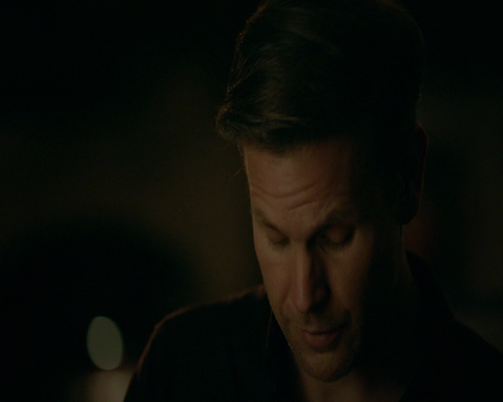 VampireDiaries-dot-nl_VampireDiaries-8x06DetouredOnSomeRandomBackwoodsPathToHell2199.jpg VampireDiaries-dot-nl_VampireDiaries-8x06DetouredOnSomeRandomBackwoodsPathToHell2199.jpg