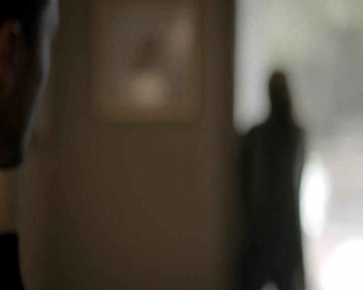 VampireDiaries-dot-nl_VampireDiaries-8x11YouMadeAChoiceToBeGood1782.jpg