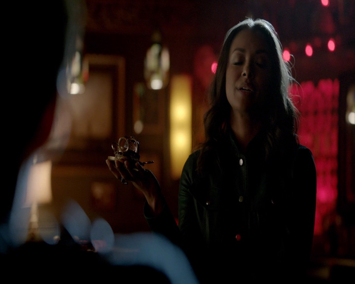 VampireDiaries-dot-nl_VampireDiaries-8x14ItsBeenAHellOfARide2177.jpg
