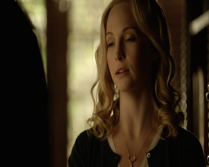 VampireDiaries-dot-nl_VampireDiaries-8x14ItsBeenAHellOfARide-deletedscenes0018.jpg